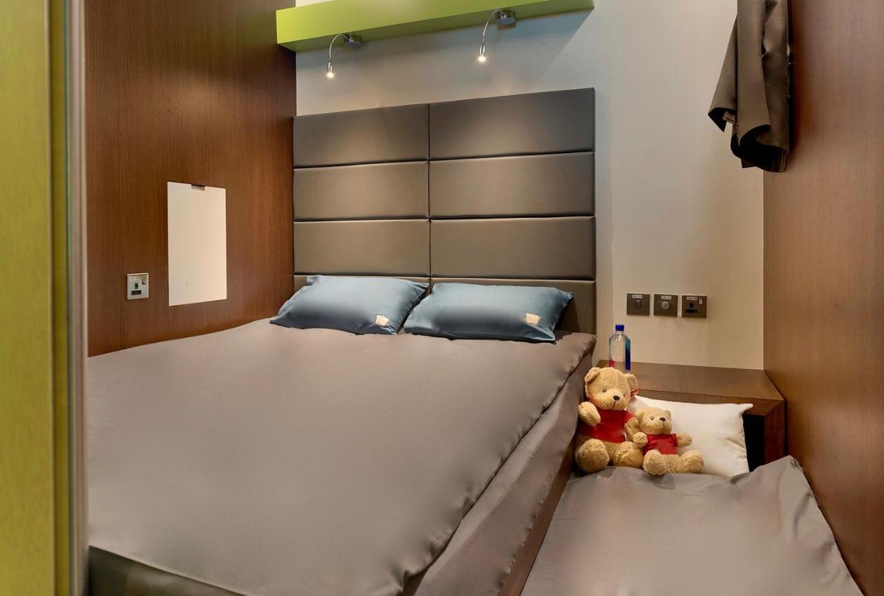 Отель Sleep 'N Fly Sleep Lounge, South Node - Transit Only Доха Экстерьер фото